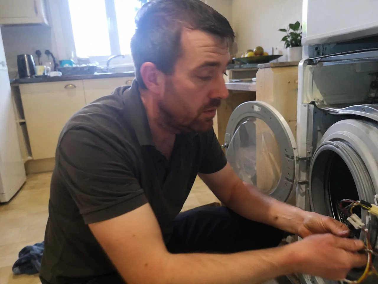 Escondido Appliance Repair technician on a job near El Cajon